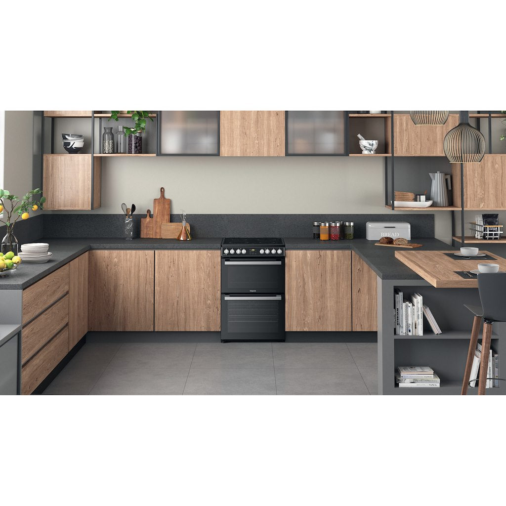 Hotpoint electric freestanding double cooker: 60cm