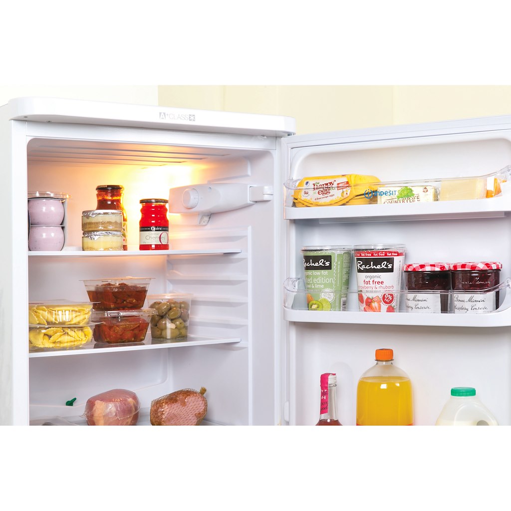 Freestanding fridge freezer