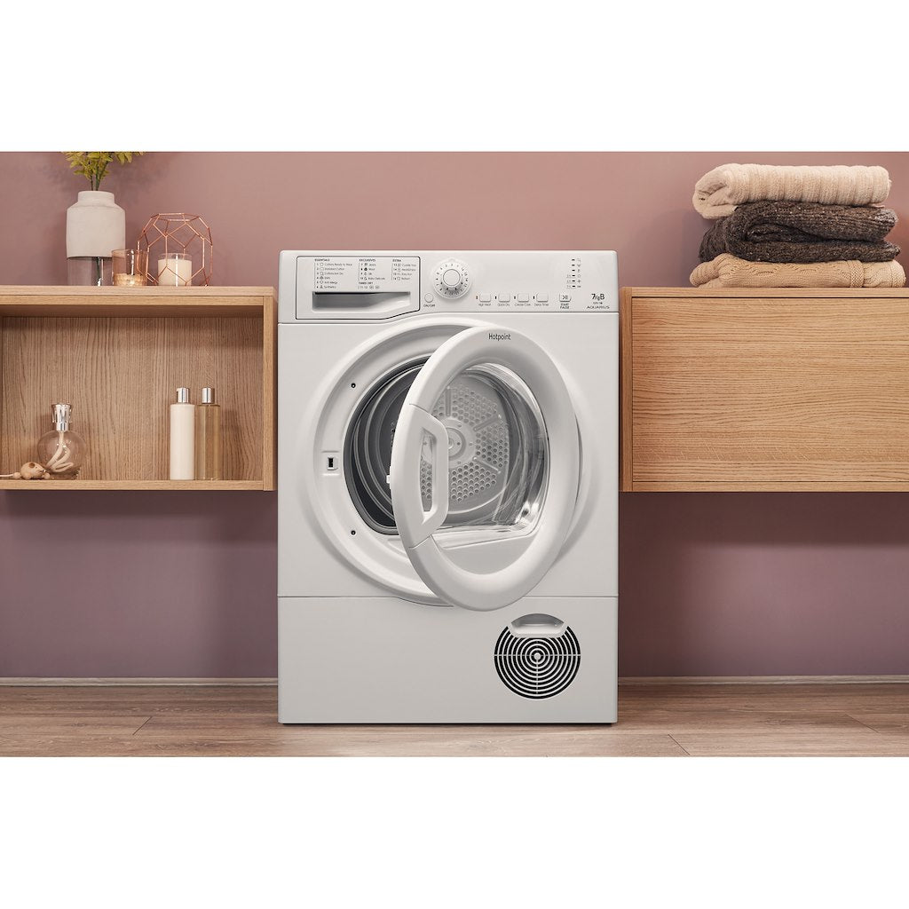 Hotpoint condenser tumble dryer: freestanding, 7kg