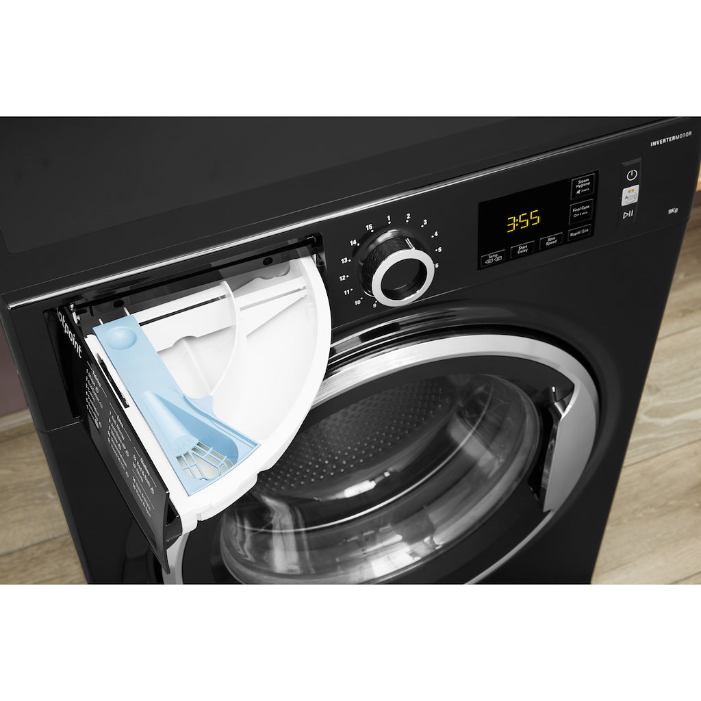 Hotpoint freestanding front loading washing machine: 9kg