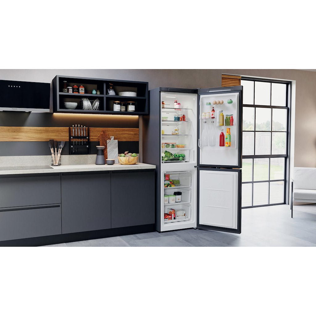 Hotpoint H5X 82O SK Fridge Freezer - Silver Black