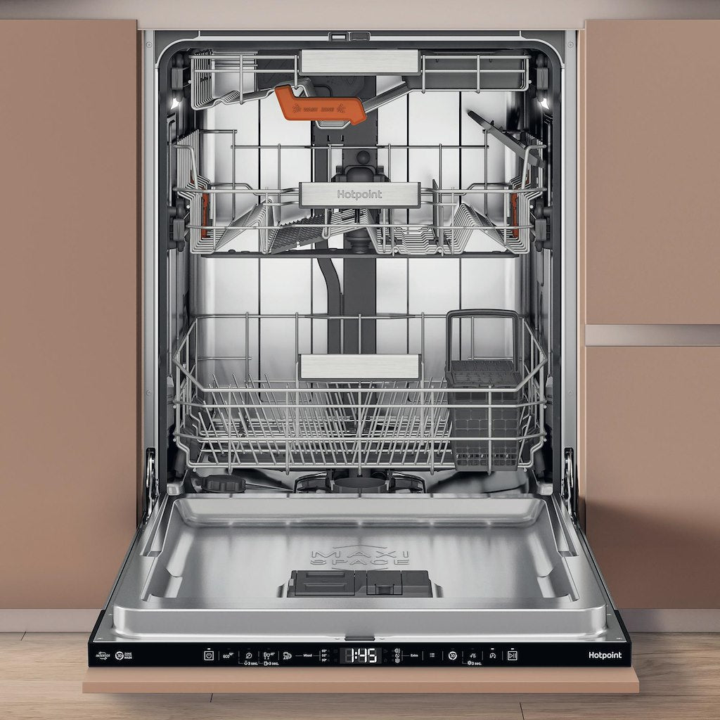 Hotpoint integrated dishwasher: full size, black