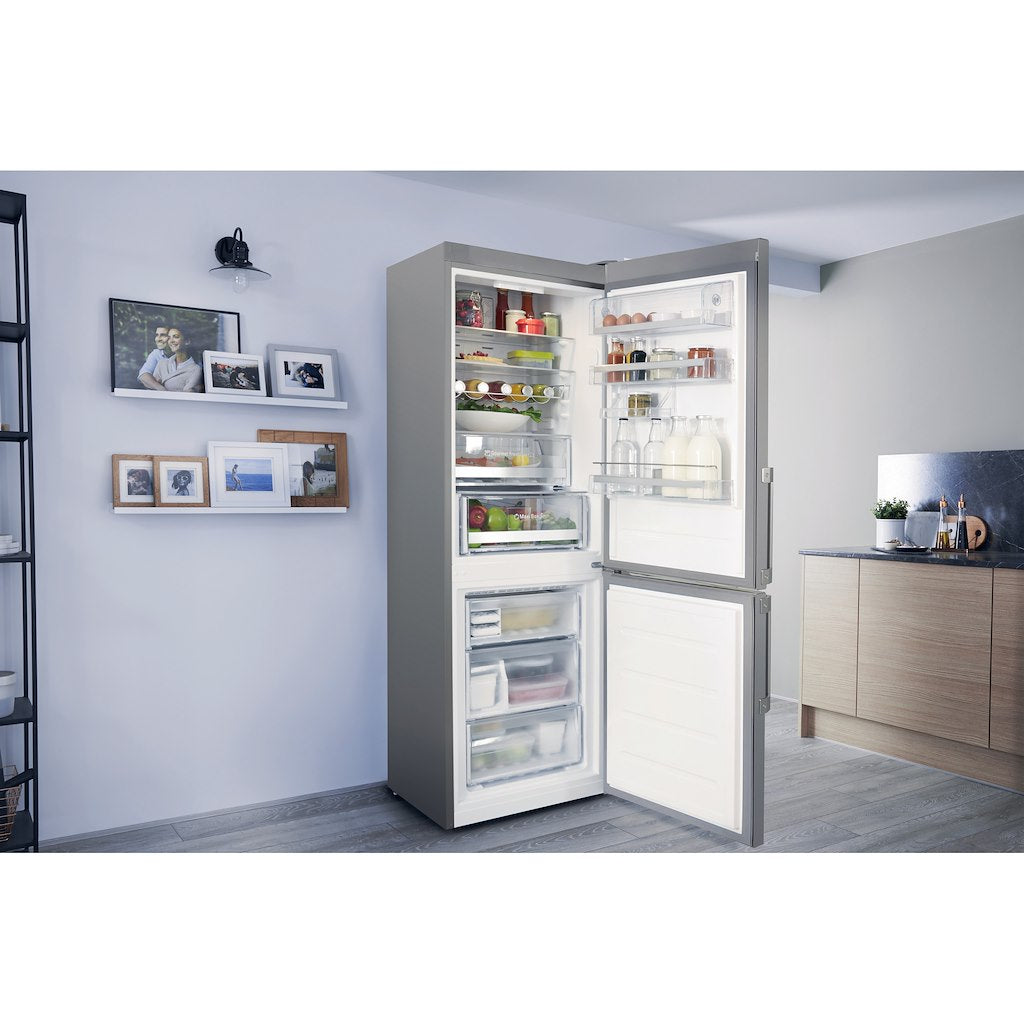 Hotpoint freestanding fridge freezer: frost free