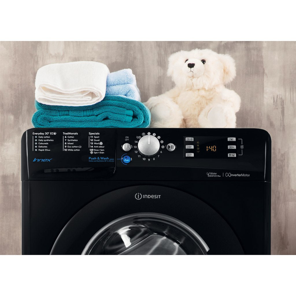 Freestanding front loading washing machine: 9kg