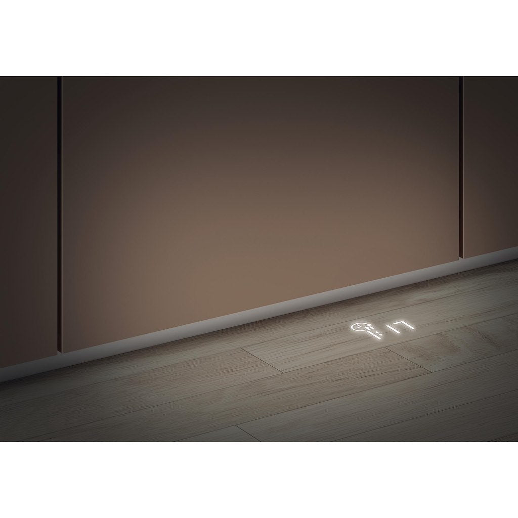 Hotpoint integrated dishwasher: full size, black