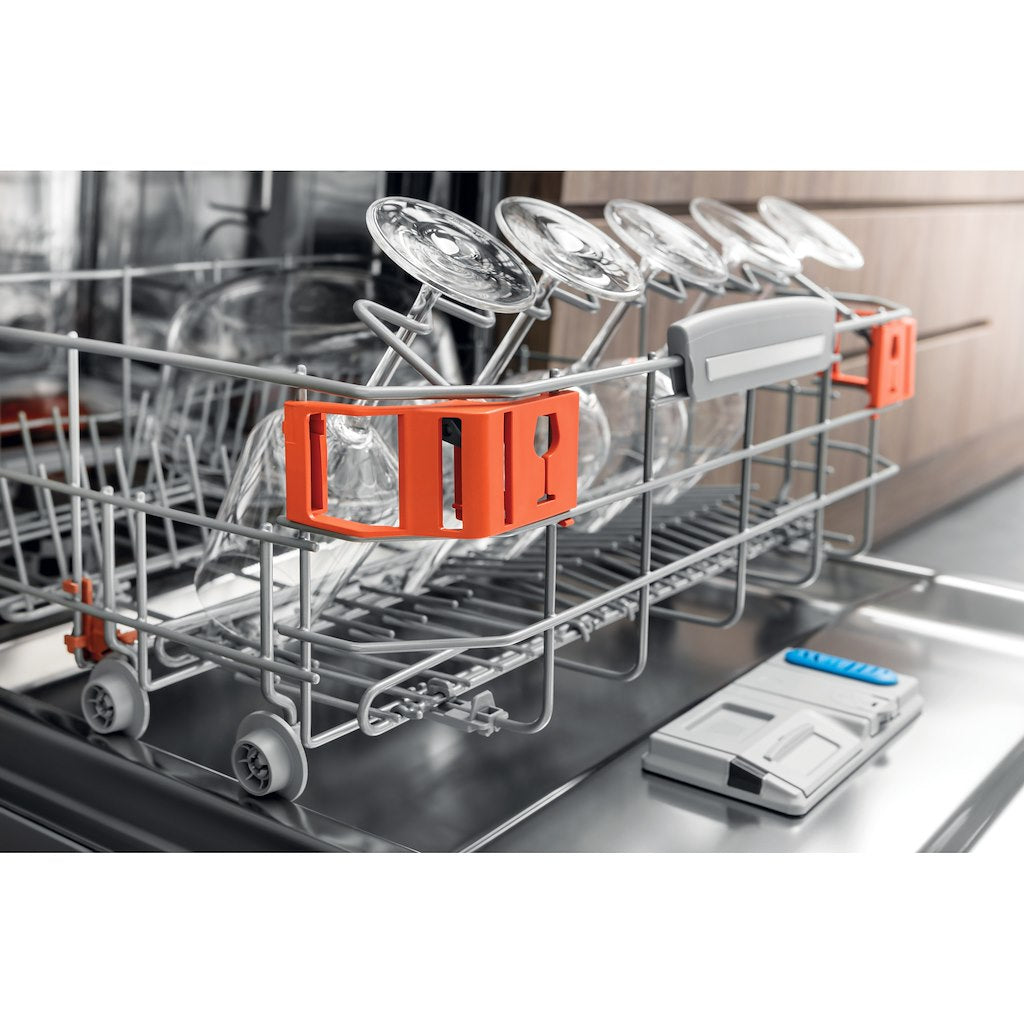 Hotpoint dishwasher: full size, inox