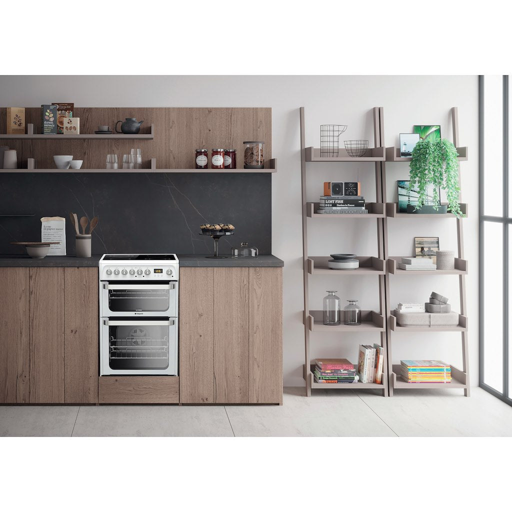 Hotpoint electric freestanding double cooker: 60cm