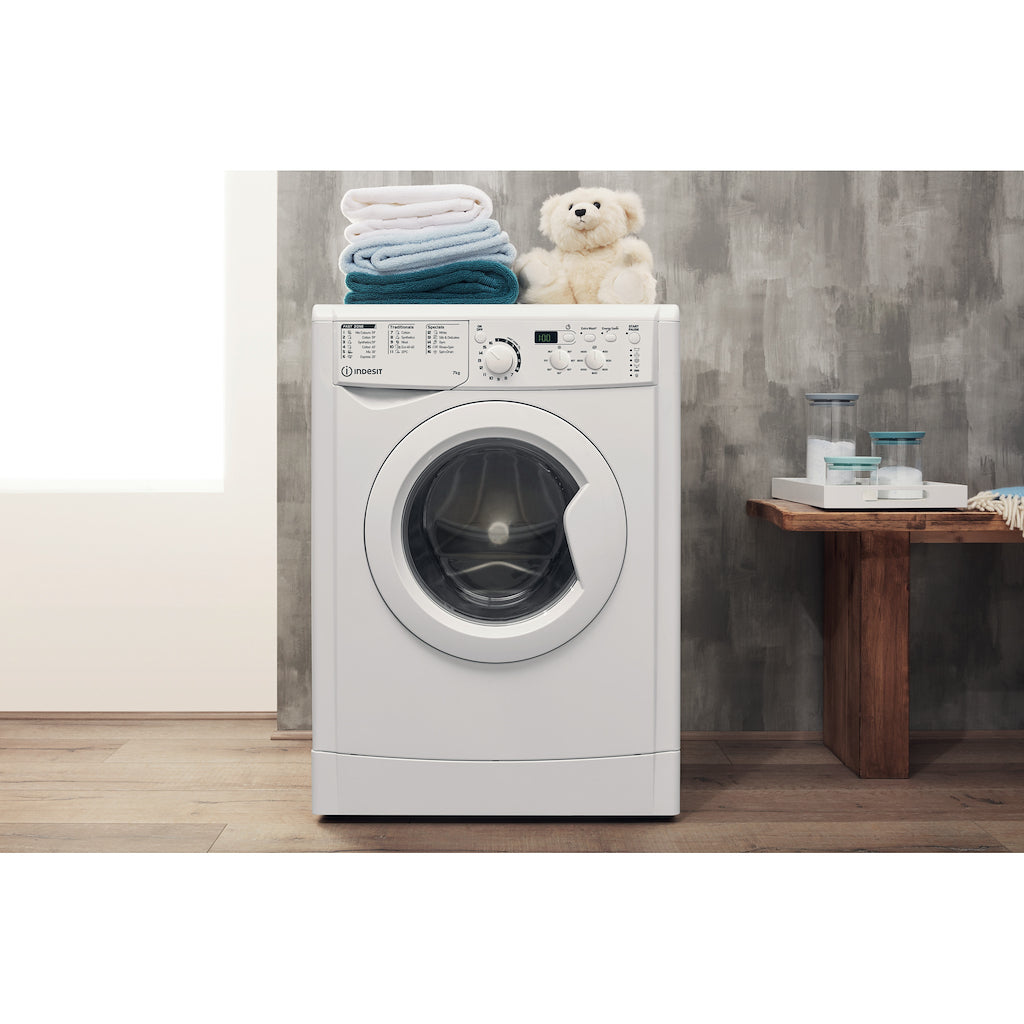Freestanding front loading washing machine: 7kg