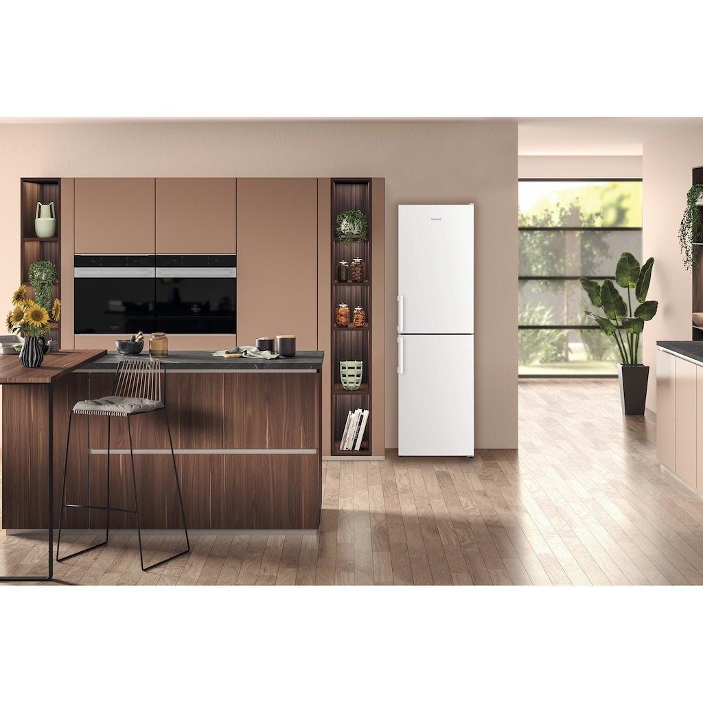 Hotpoint Low Frost 50/50 Fridge Freezer - White - Holds 16 Shopping Bags - E Rated - HB55 732 W UK