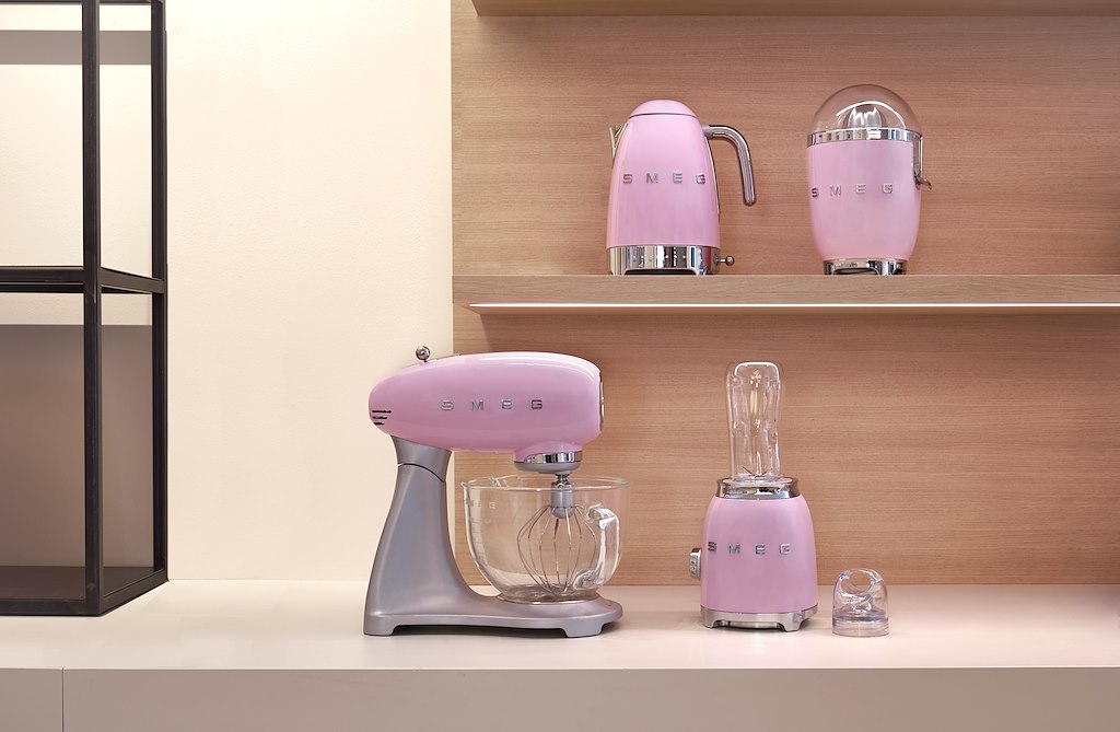Smeg KLF04PKUK Kettle, Pink