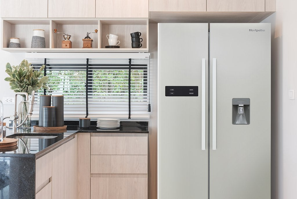 Montpellier M520WDS Side-By-Side Fridge Freezer in Silver