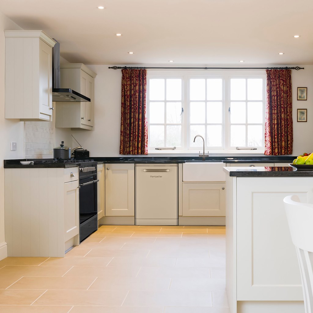 Montpellier MAB1353DC 60cm Retro 13 Place Setting Dishwasher In Cream