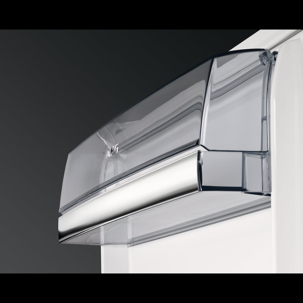 AEG SKS818E9ZC 9000 Series Built-In MultiFlow Fridge