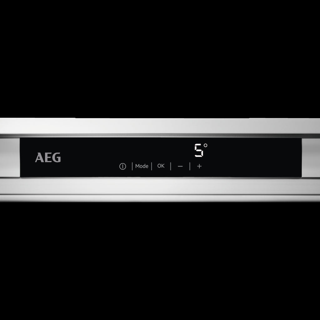 AEG SKS818E9ZC 9000 Series Built-In MultiFlow Fridge