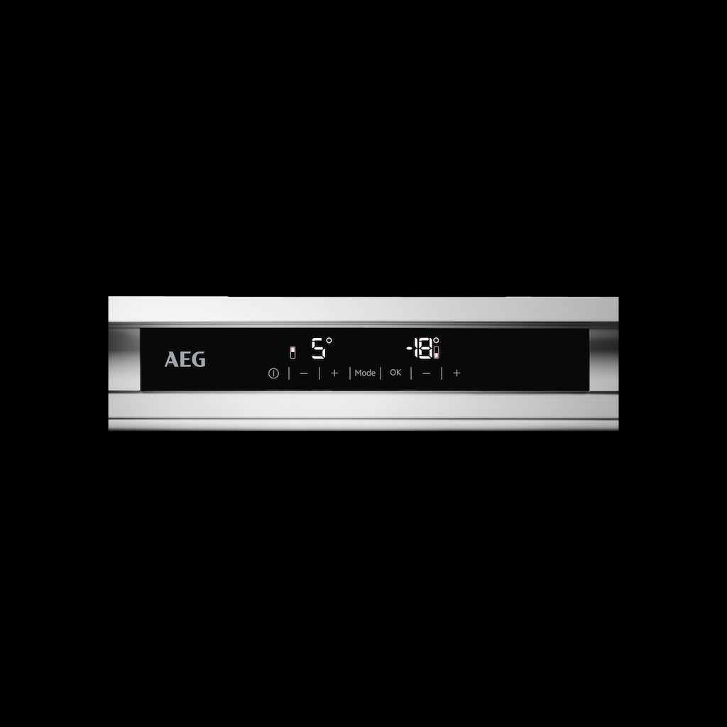 AEG SCE818E8MF 8000 Series Built-In NoFrost Fridge Freezer