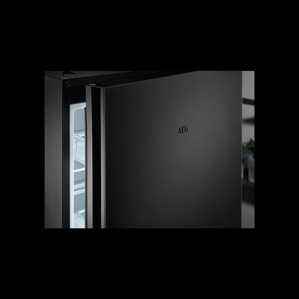 AEG RCB732E7MG Freestanding Frost Free Fridge Freezer
