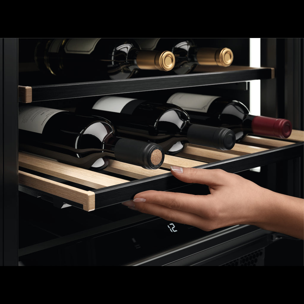 AEG AWUS052B5B 5000 Series Built-In Wine Cellar