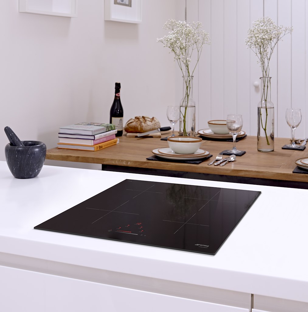 Smeg 60 cm Induction Hob Compact Slider