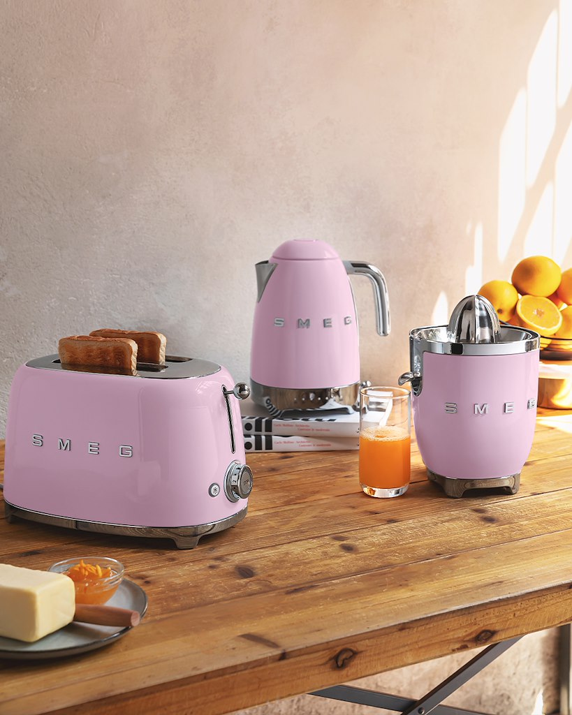 Smeg KLF04PKUK Kettle, Pink