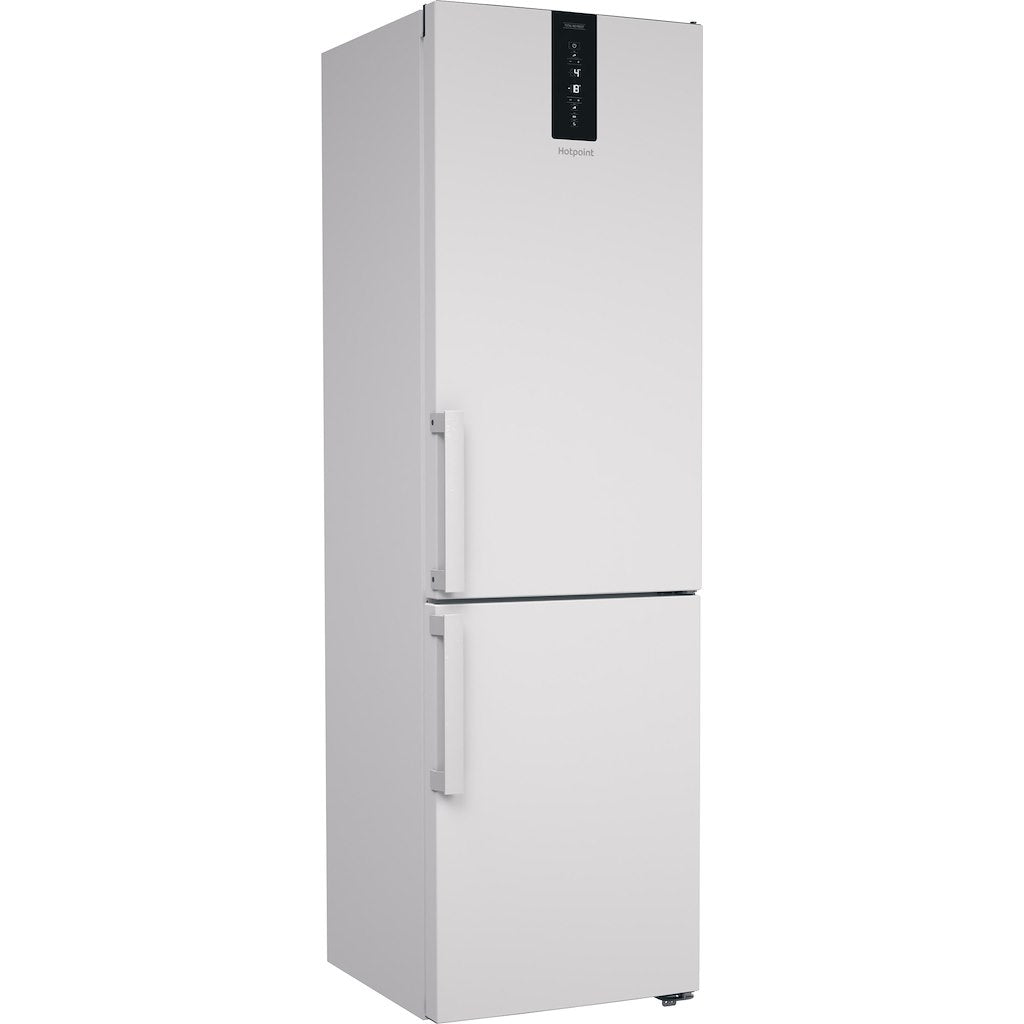 Hotpoint freestanding fridge freezer: frost free