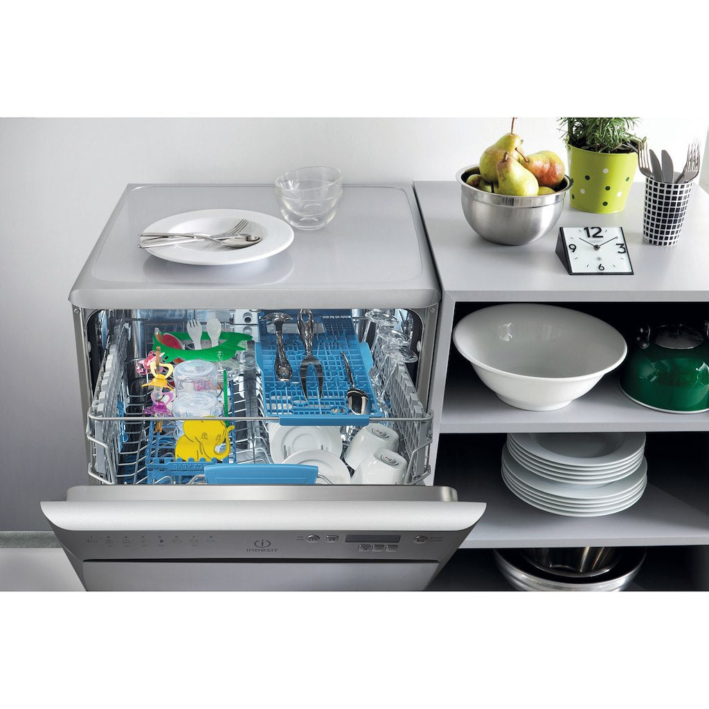Integrated dishwasher: slim, silver colour
