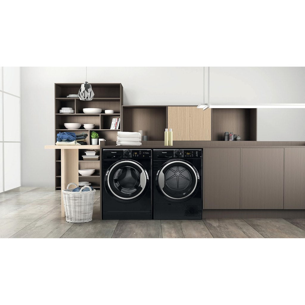 Hotpoint NT M11 92BSK UK Freestanding 9kg Heat Pump Tumble Dryer - Black