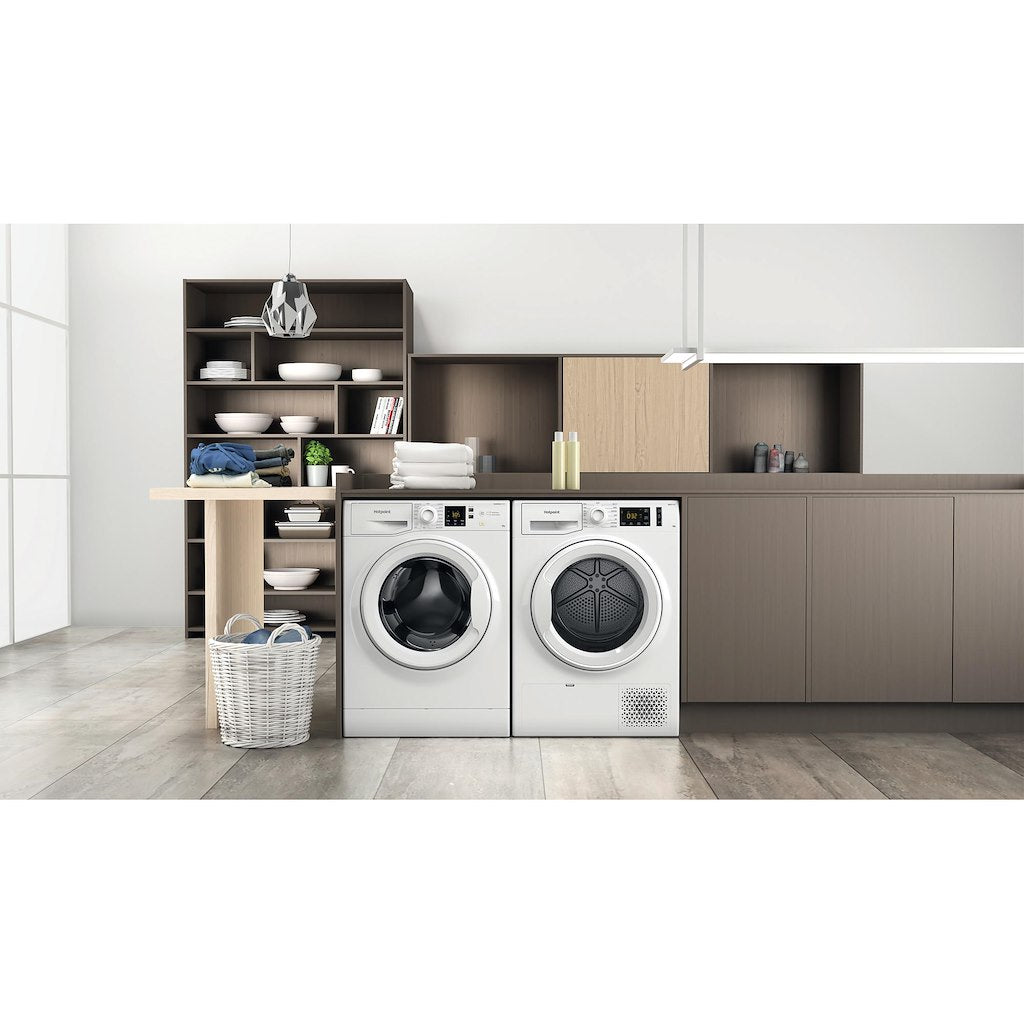 Hotpoint NT M11 92 UK Freestanding 9kg Heat Pump Tumble Dryer - White