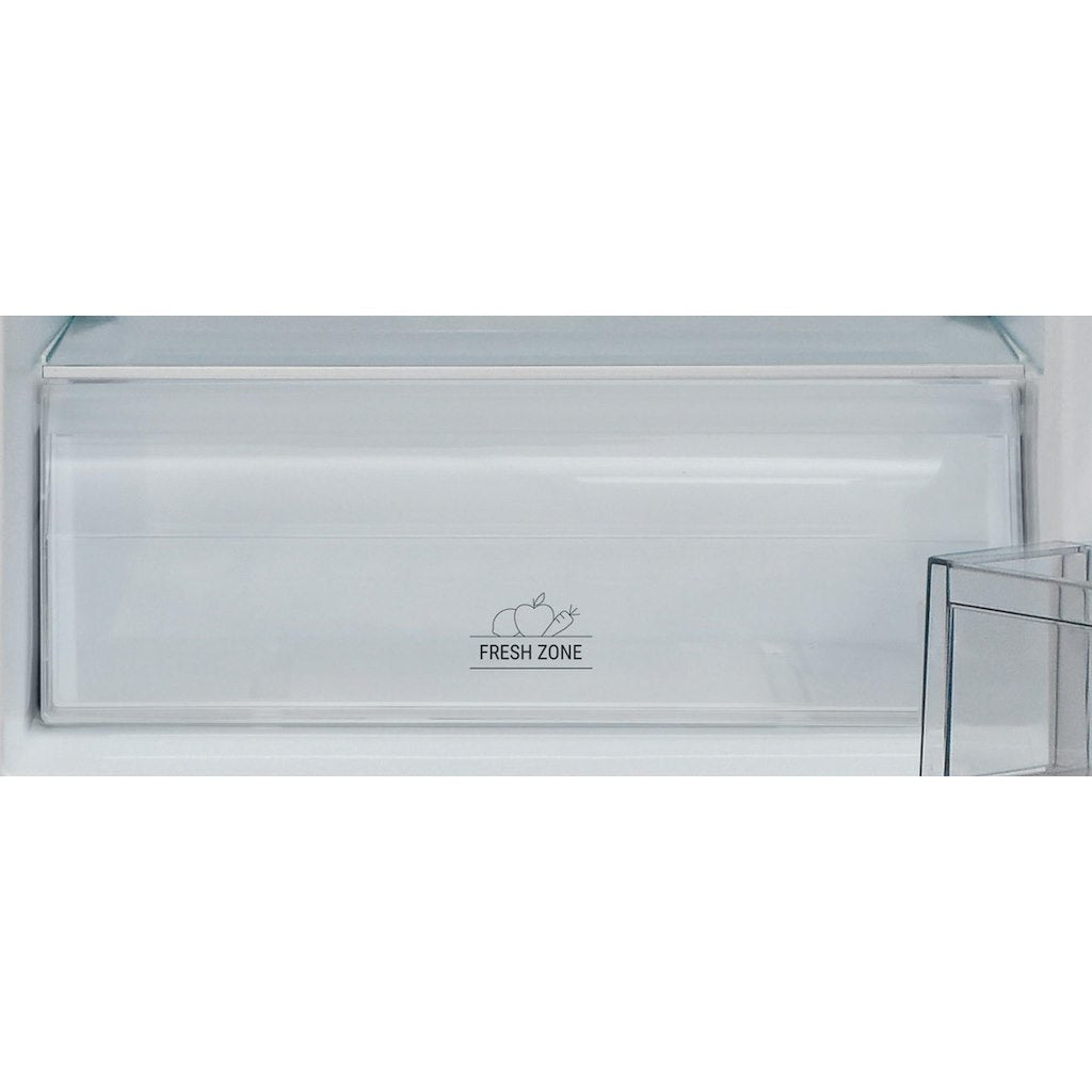 Hotpoint freestanding fridge freezer: frost free