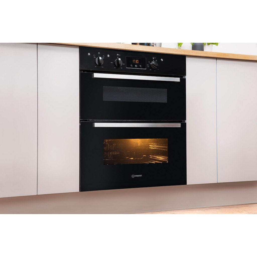 Double Oven - Digital Display - Black With Minute Minder, Defrost & Slowcook and Light In Main Cavity