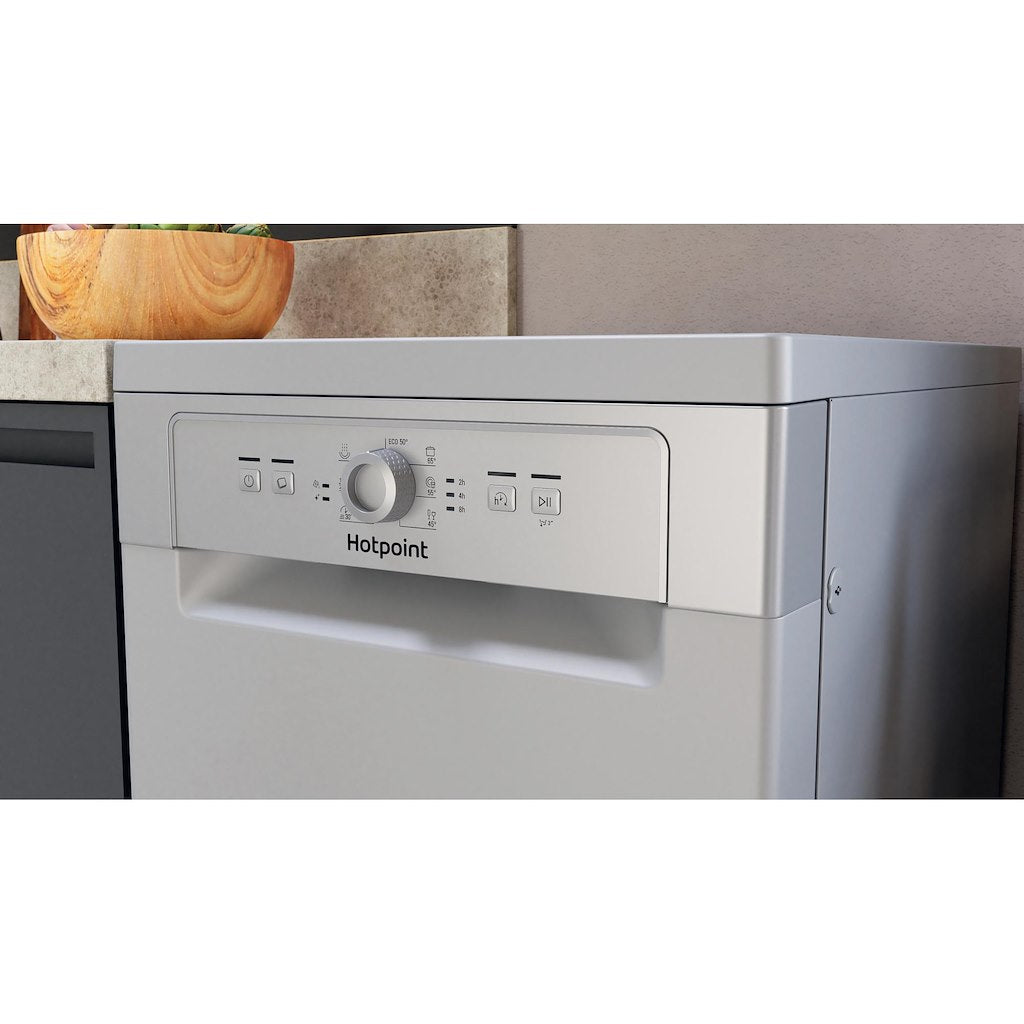 Hotpoint Slimline HF9E 1B19 S UK Freestanding Dishwasher - Silver