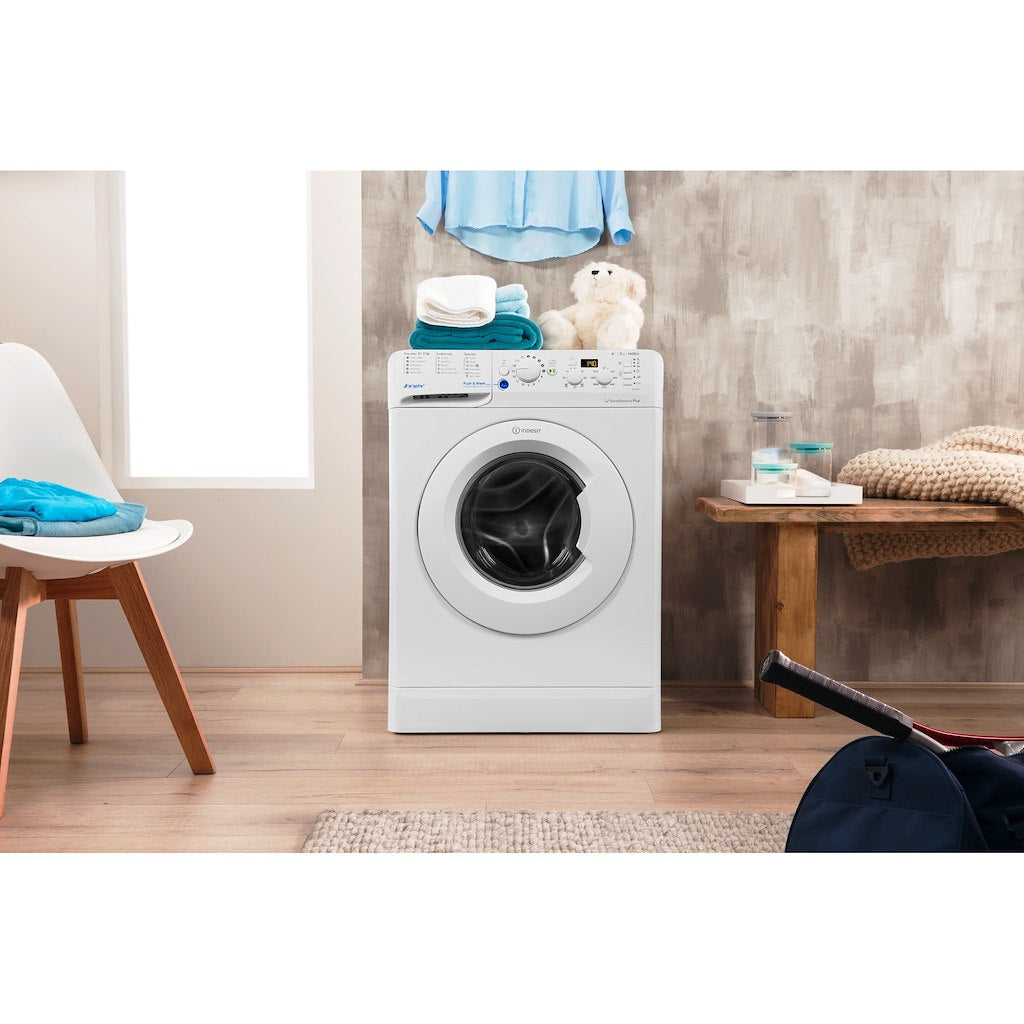Freestanding front loading washing machine: 7kg