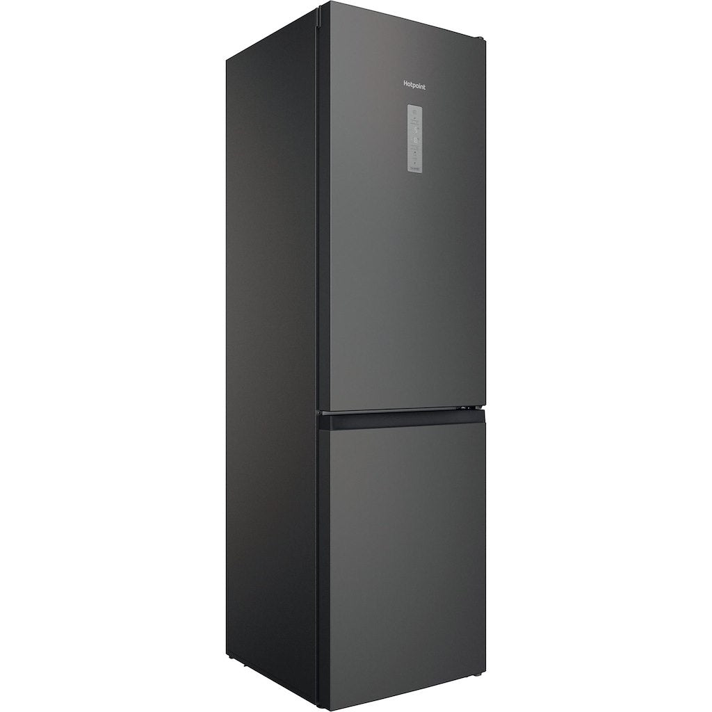 Hotpoint freestanding fridge freezer: frost free