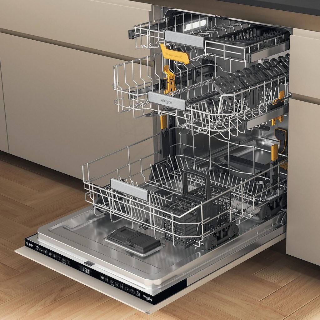 Whirlpool Integrated Dishwasher: in Black - W8IA115M3TUS UK