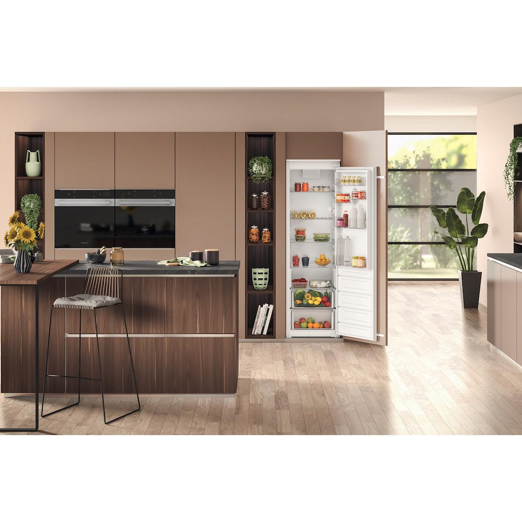 Hotpoint Tall Integrated Fridge - E Rated