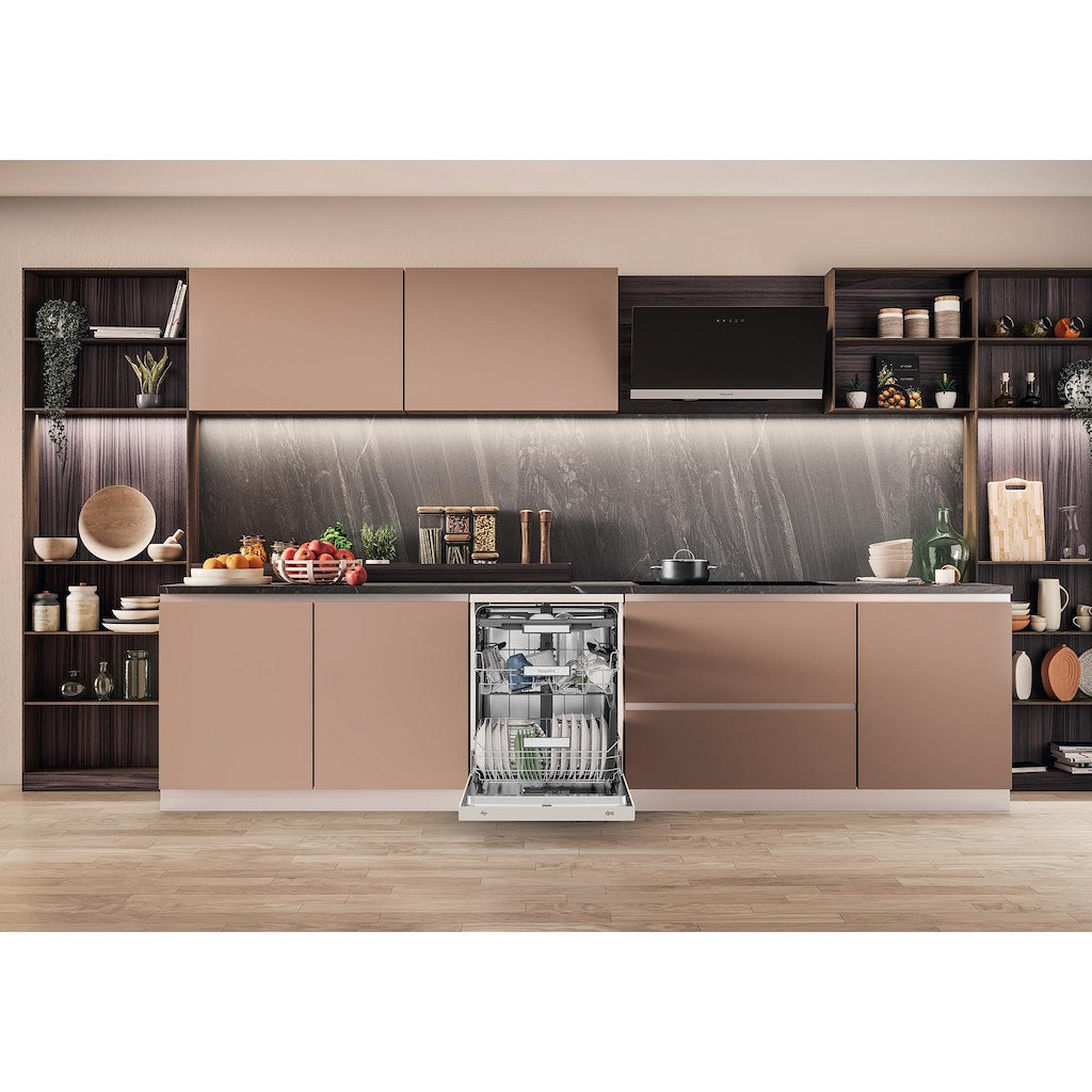 Hotpoint H7F HS41 UK Maxi Space Freestanding 15 Place Settings Dishwasher