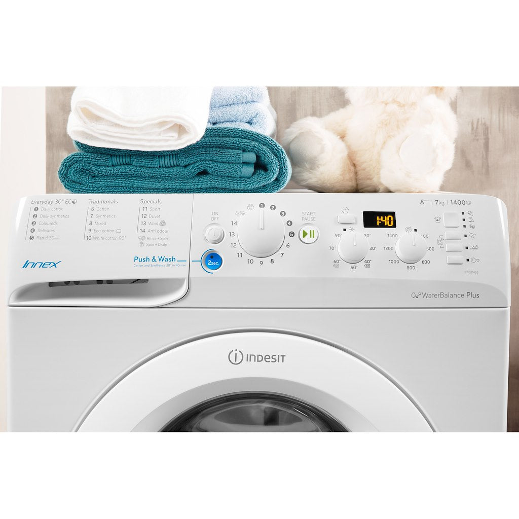 Freestanding front loading washing machine: 7kg