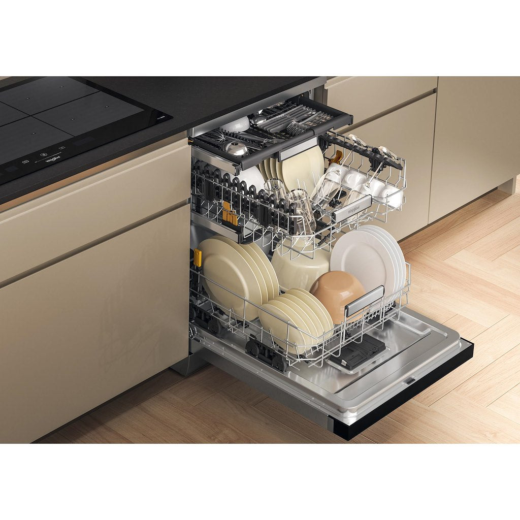 Whirlpool W7F HS51 AX UK Freestanding 15 Place Setting capacity dishwasher