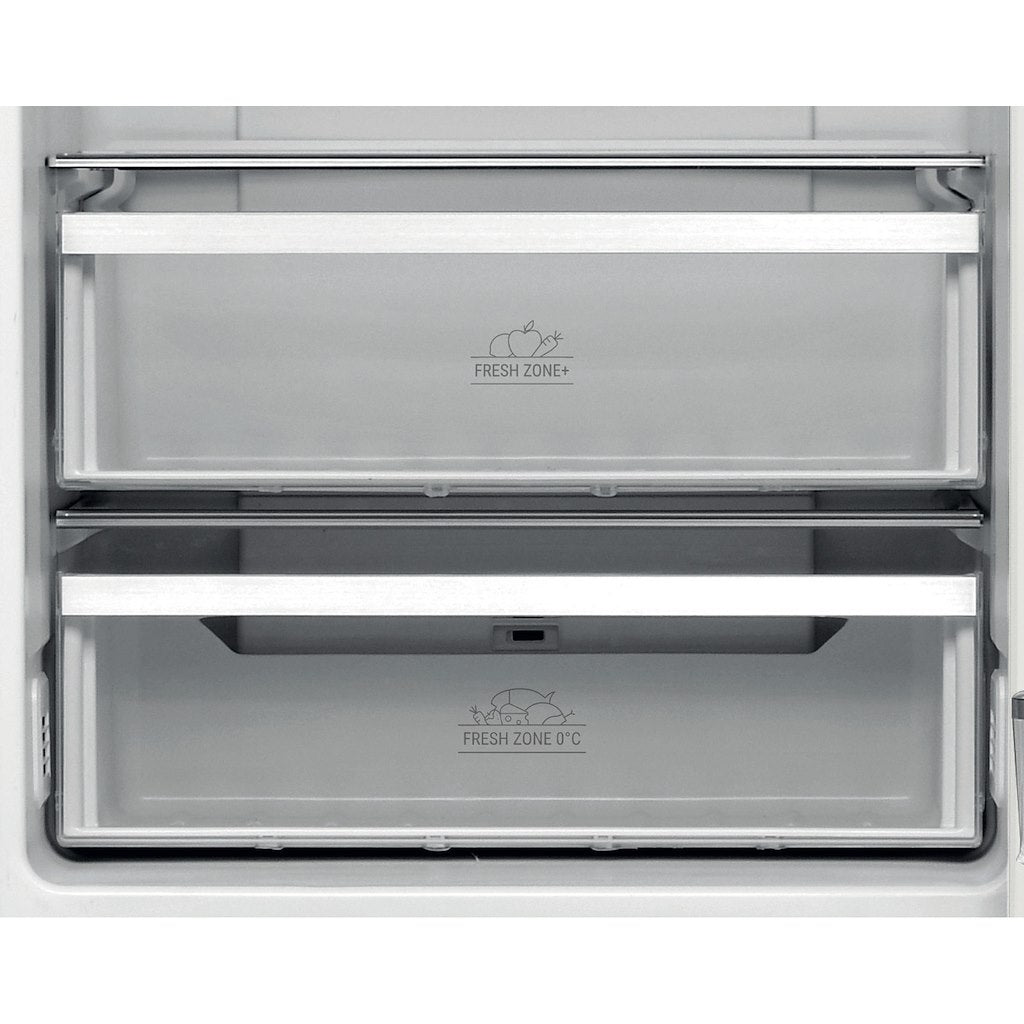 Hotpoint freestanding fridge freezer: frost free