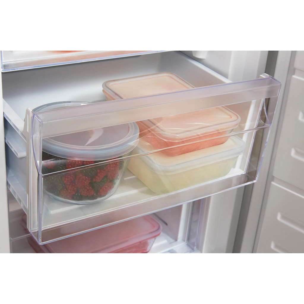 Hotpoint freestanding fridge freezer: frost free