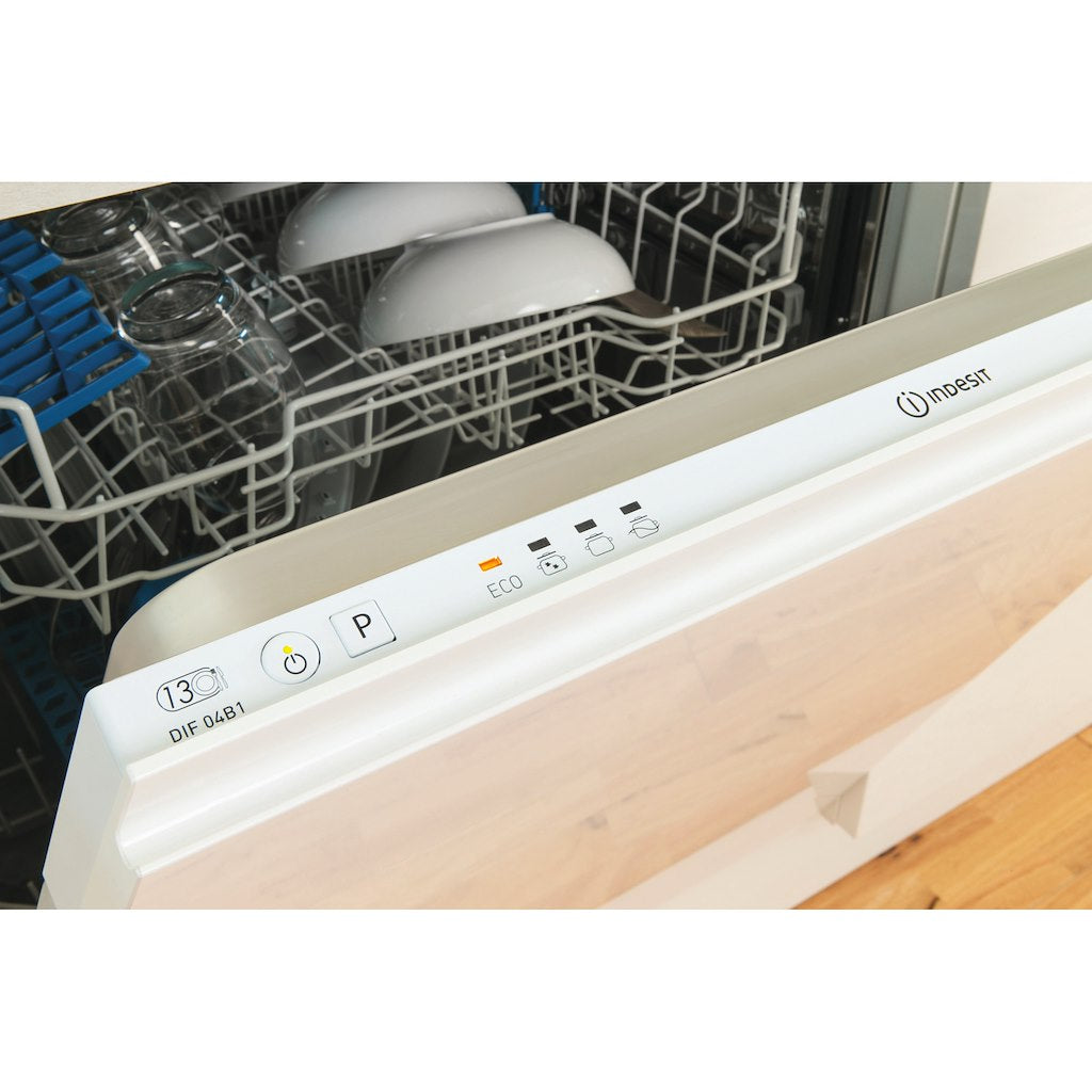 Integrated dishwasher: full size, white colour