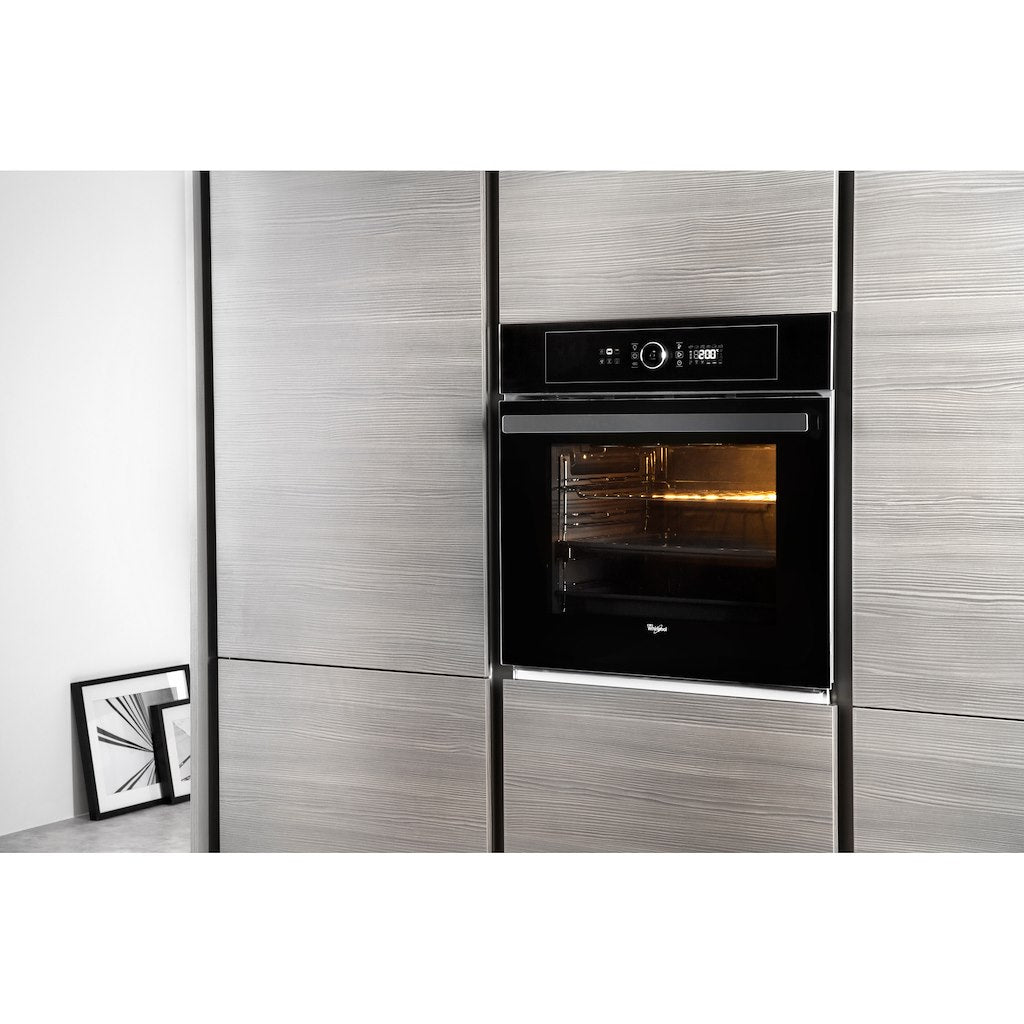 Whirlpool built in electric oven: in Black - AKZ 6230 NB