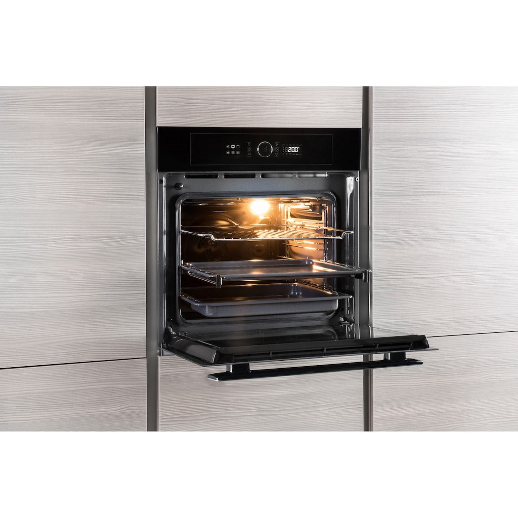 Whirlpool built in electric oven: in Black - AKZ 6230 NB