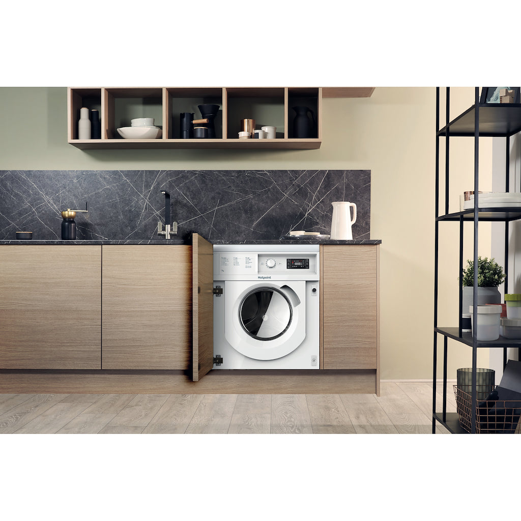 Hotpoint freestanding front loading washing machine: 10kg