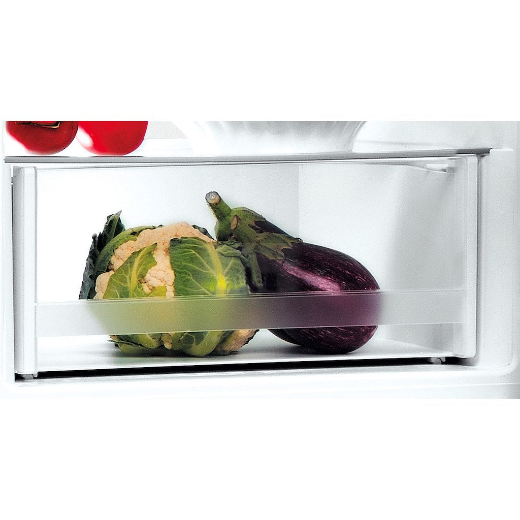 Hotpoint freestanding fridge freezer: frost free