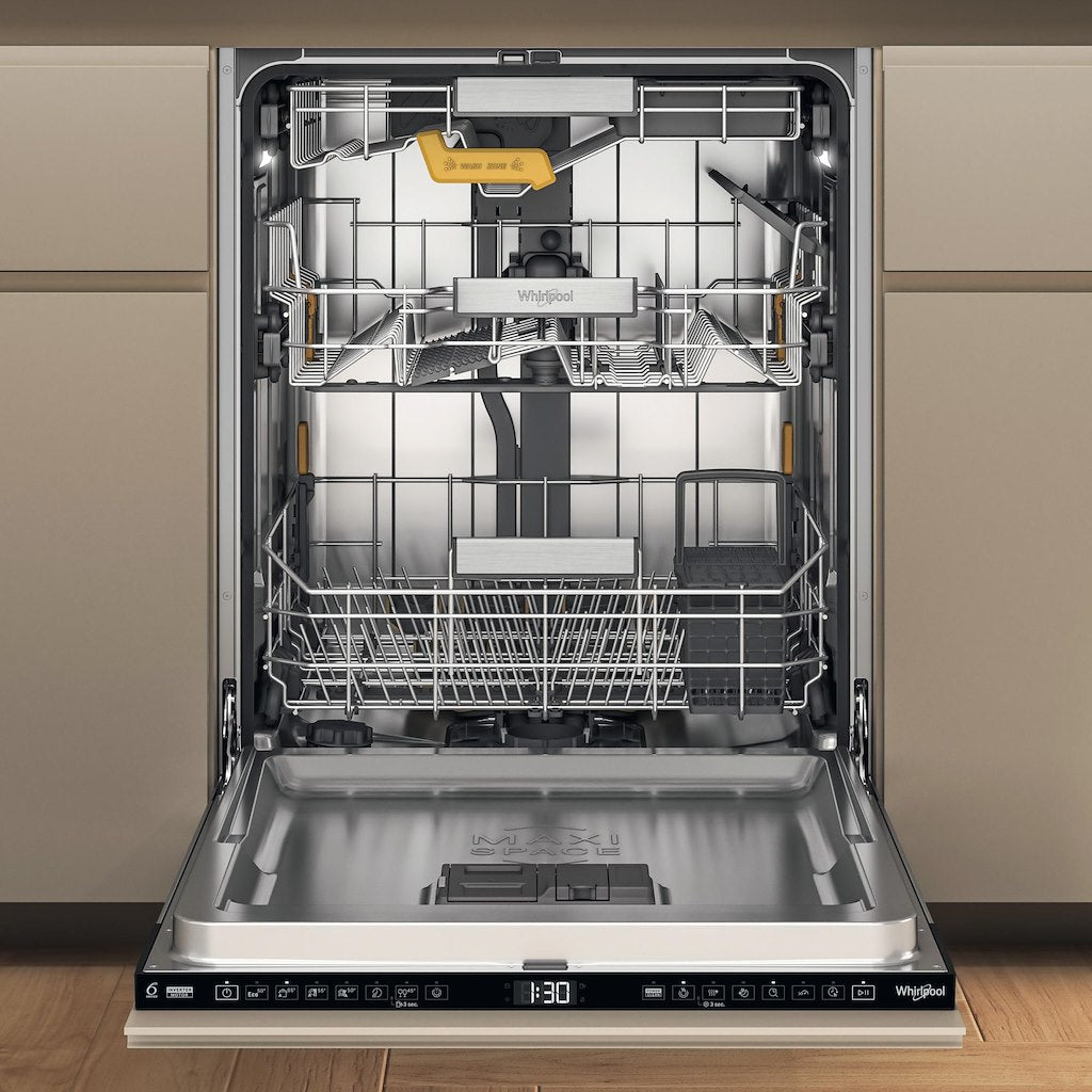 Whirlpool Integrated Dishwasher: in Black - W8IA115M3TUS UK