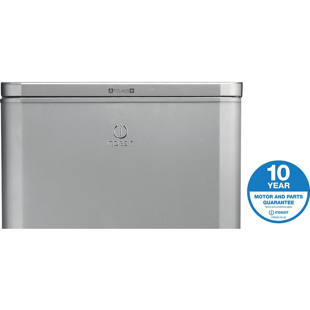 Freestanding fridge freezer