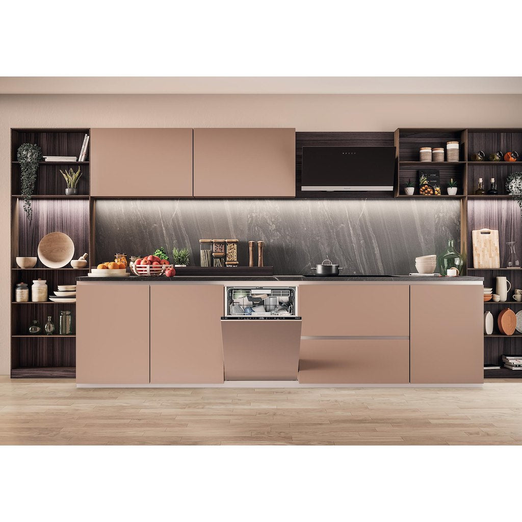Hotpoint H8I HT59 LS UK Hydroforce Built-In 14 Place Setting Dishwasher