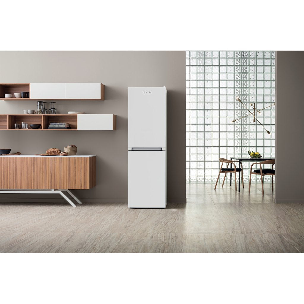 Hotpoint freestanding fridge freezer: frost free