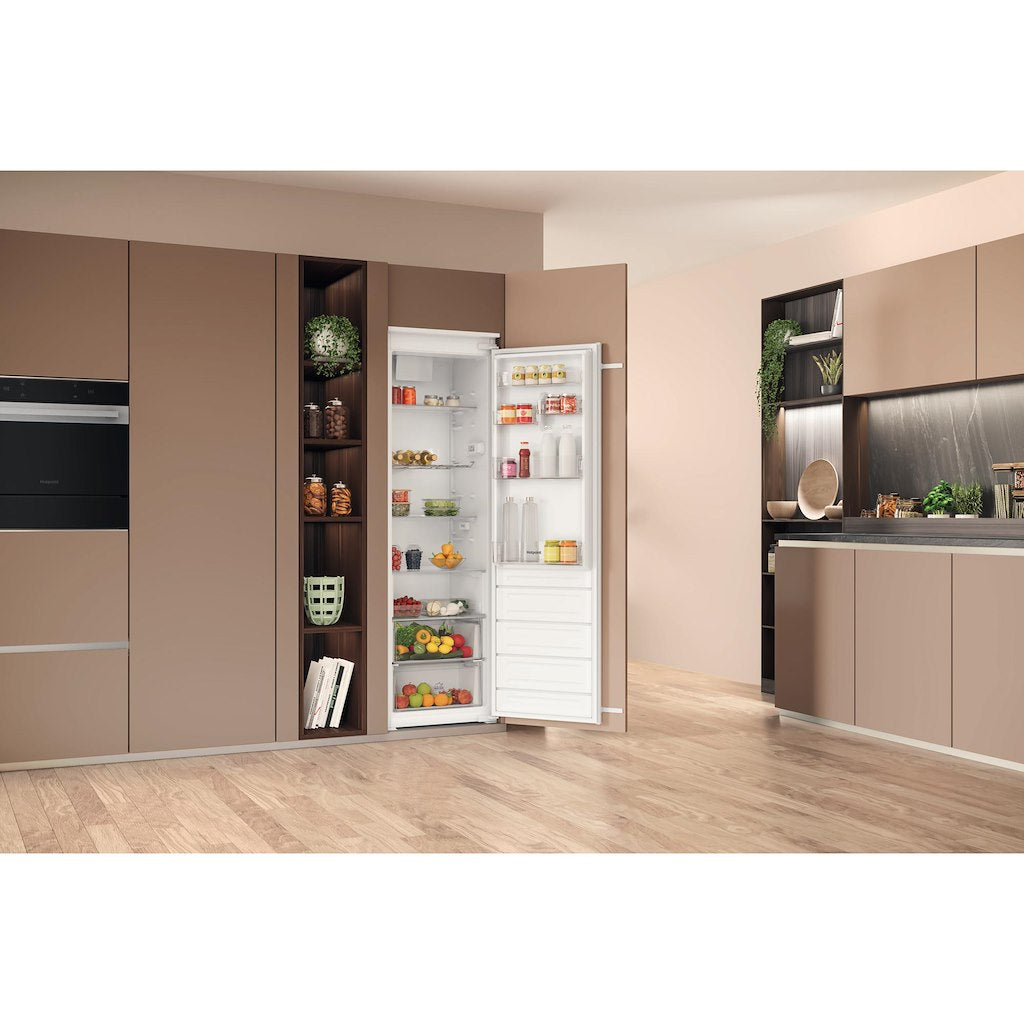 Hotpoint Tall Integrated Fridge - E Rated