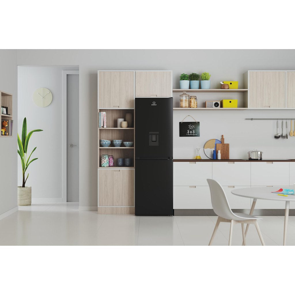 Freestanding fridge freezer: frost free - IBTNF 60182 B AQUA UK